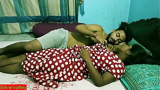 Indian teen couple viral hot sex video!! Townsperson girl vs hanker teen boy real sex